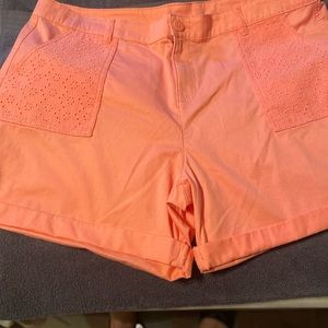 NWOT- walking shorts